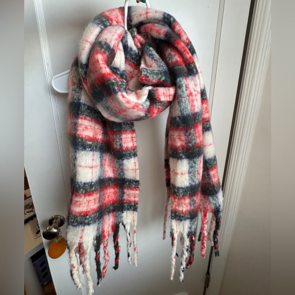Aerie Plaid Blanket Scarf in Red and Green